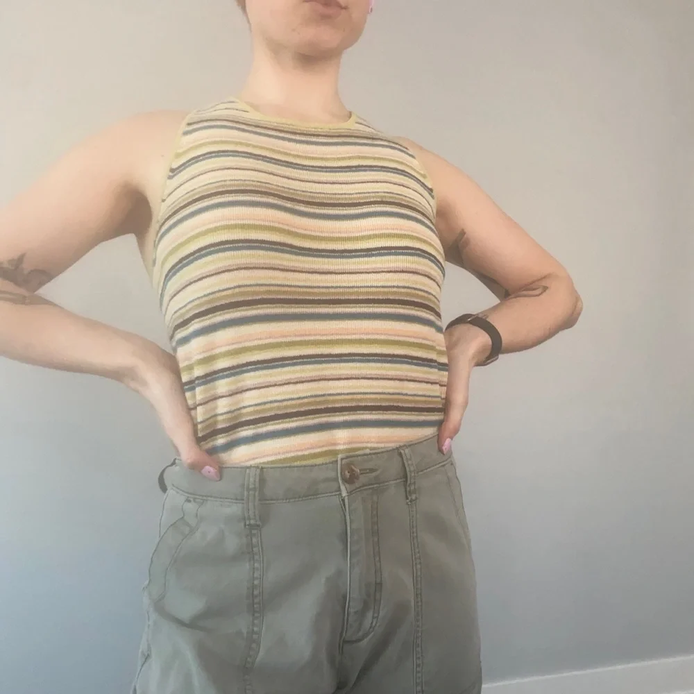 sweater tank top - Picture 2 of 5
